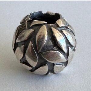 Silpada 925 Sterling Silver Etched Ball Pendant